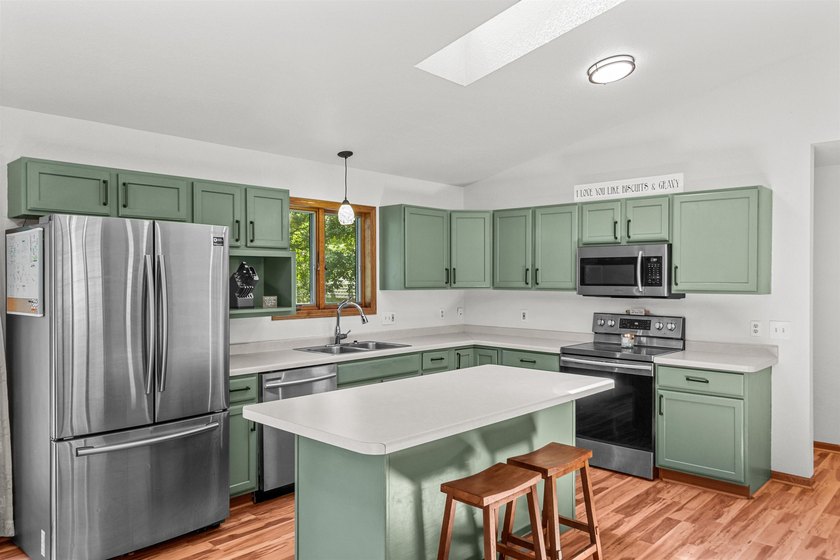 Whether you're searching for a year-round home or the perfect - photo 25
