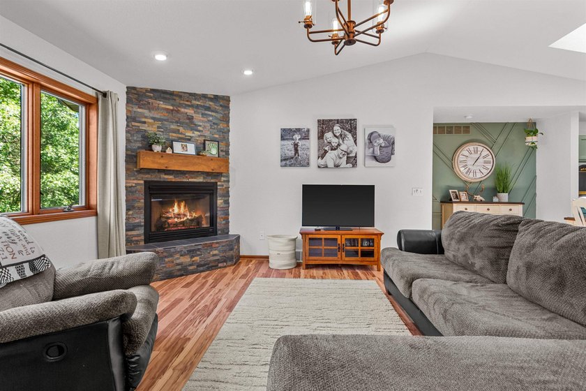 Whether you're searching for a year-round home or the perfect - photo 30
