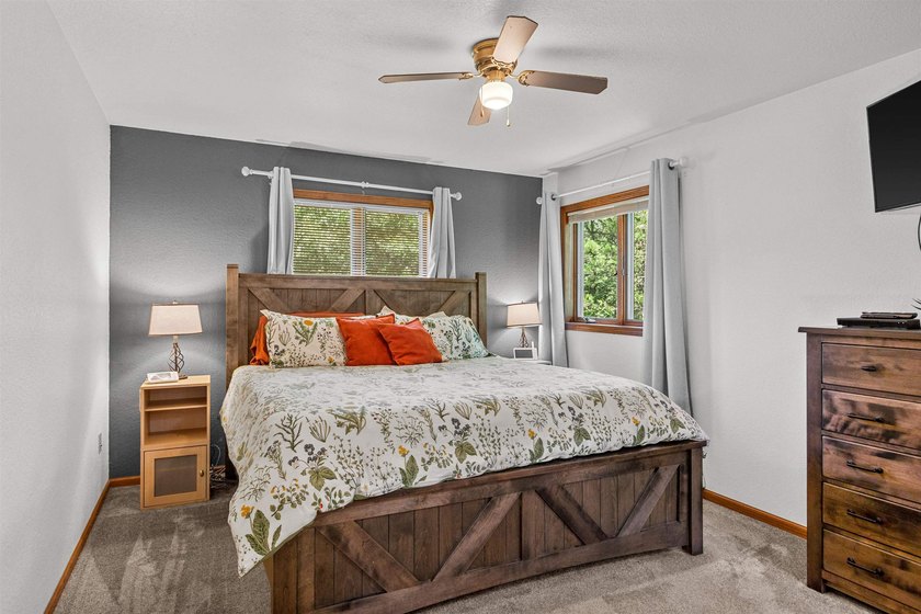 Whether you're searching for a year-round home or the perfect - photo 31