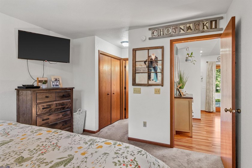 Whether you're searching for a year-round home or the perfect - photo 32