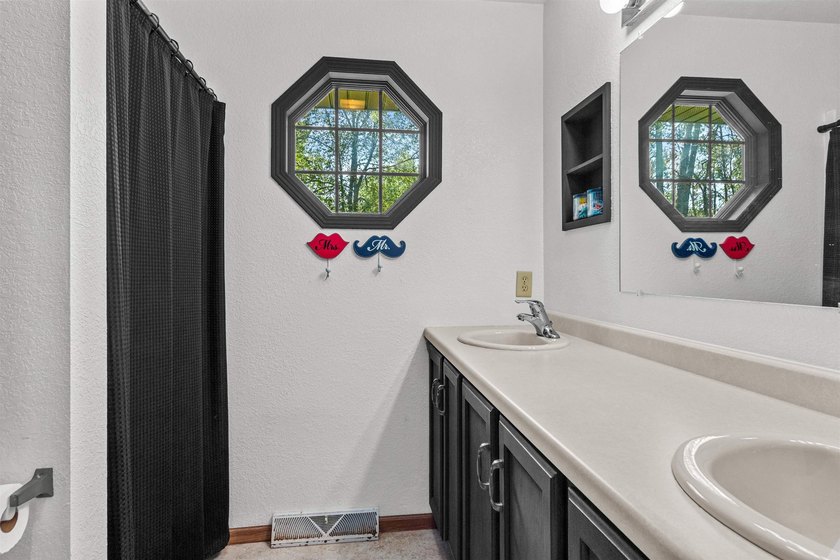 Whether you're searching for a year-round home or the perfect - photo 33