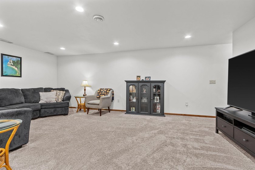 Whether you're searching for a year-round home or the perfect - photo 41