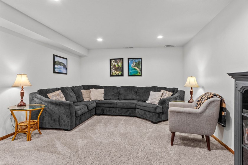 Whether you're searching for a year-round home or the perfect - photo 42