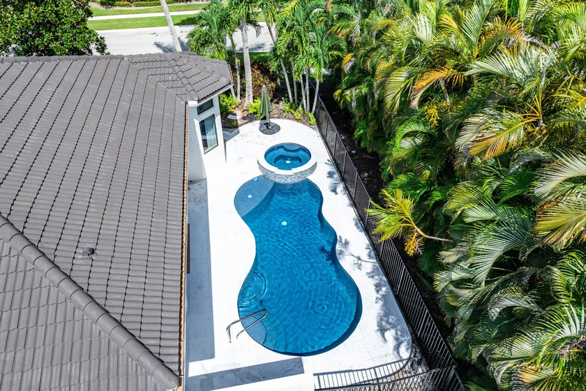 Welcome to this stunning fully renovated home with - photo 46