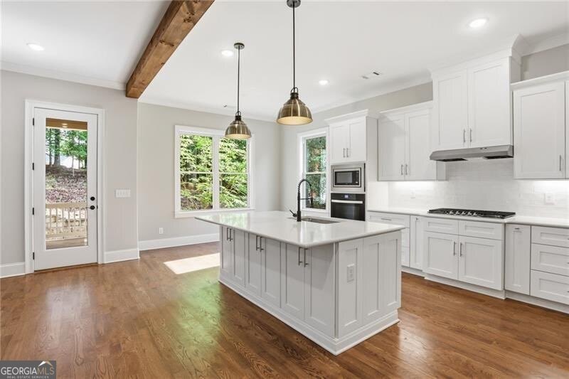 Welcome to this beautifully designed luxury townhome located in - photo 12