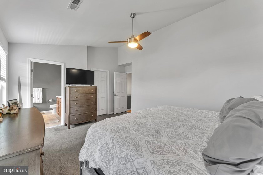 Welcome to this beautifully maintained end-unit townhome in the - photo 17