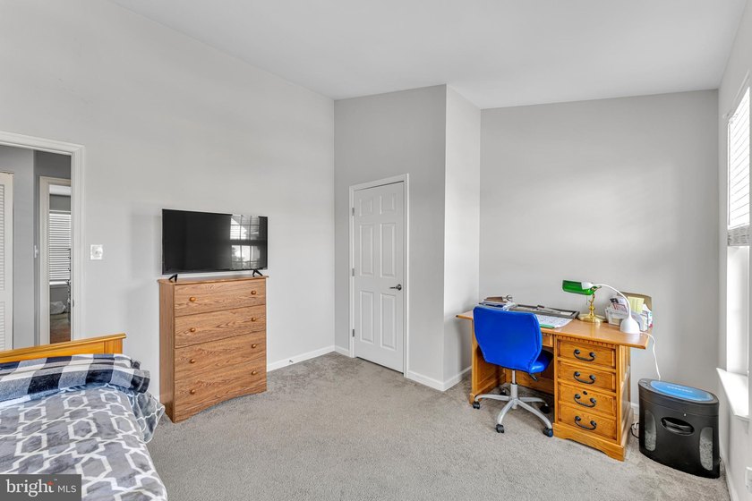 Welcome to this beautifully maintained end-unit townhome in the - photo 28