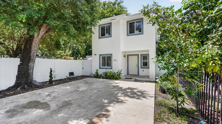 Completely renovated newer construction home featuring 4 - photo 4