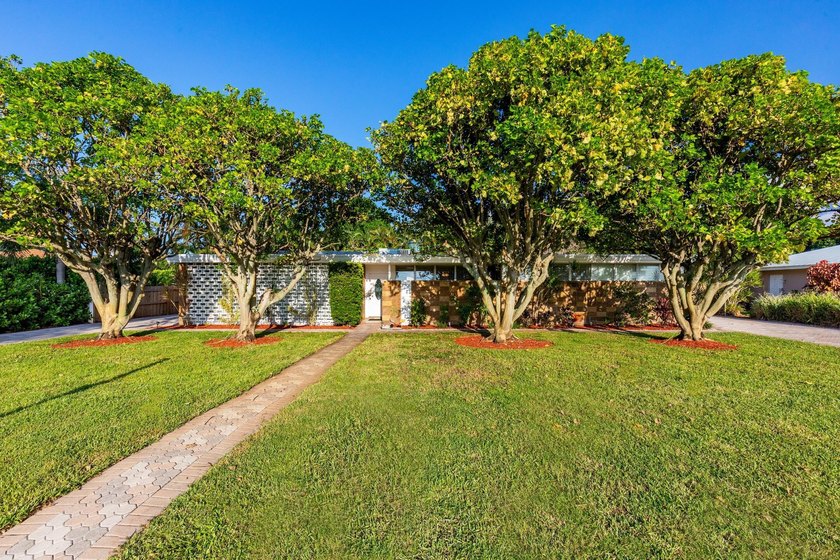Income Producing Property. This stunning 6-bedroom, 3-bathroom - photo 2