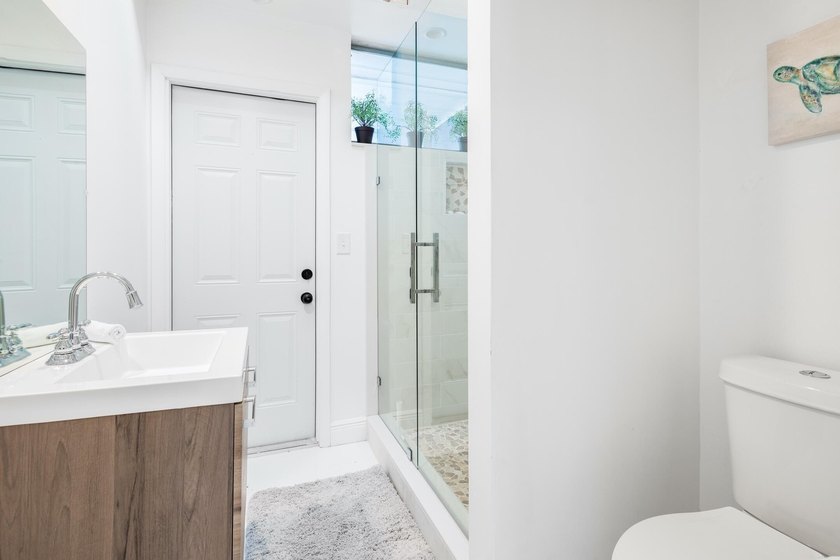 Income Producing Property. This stunning 6-bedroom, 3-bathroom - photo 5