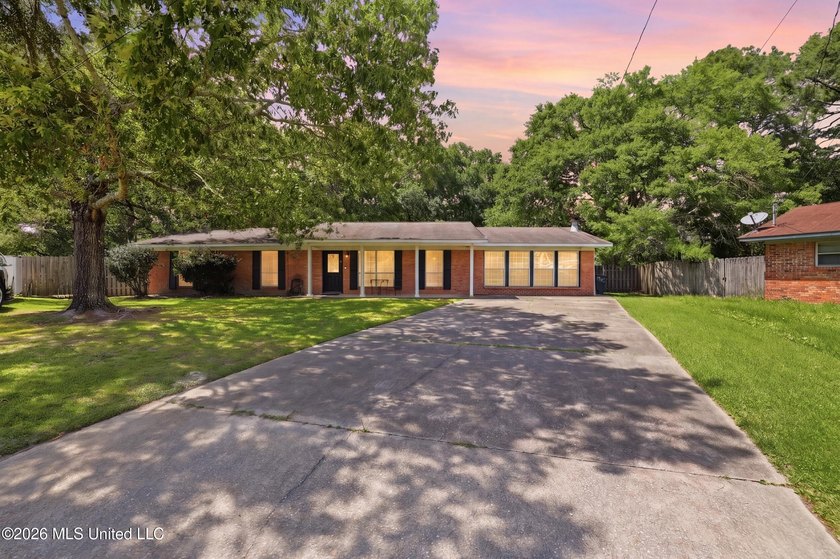 This cozy 3-bedroom, 2-bath home is full of potential! Being - photo 3