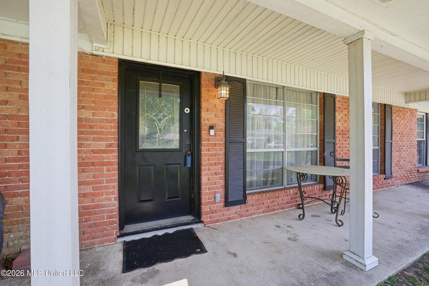 This cozy 3-bedroom, 2-bath home is full of potential! Being - photo 5