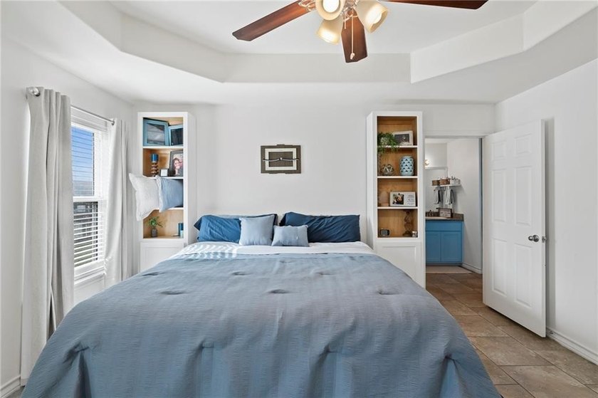 Waterfront living just got an upgrade. Welcome to 106 Dove Drive - photo 18
