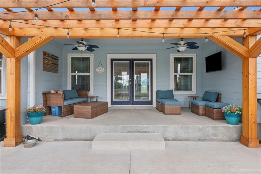 Waterfront living just got an upgrade. Welcome to 106 Dove Drive - photo 31