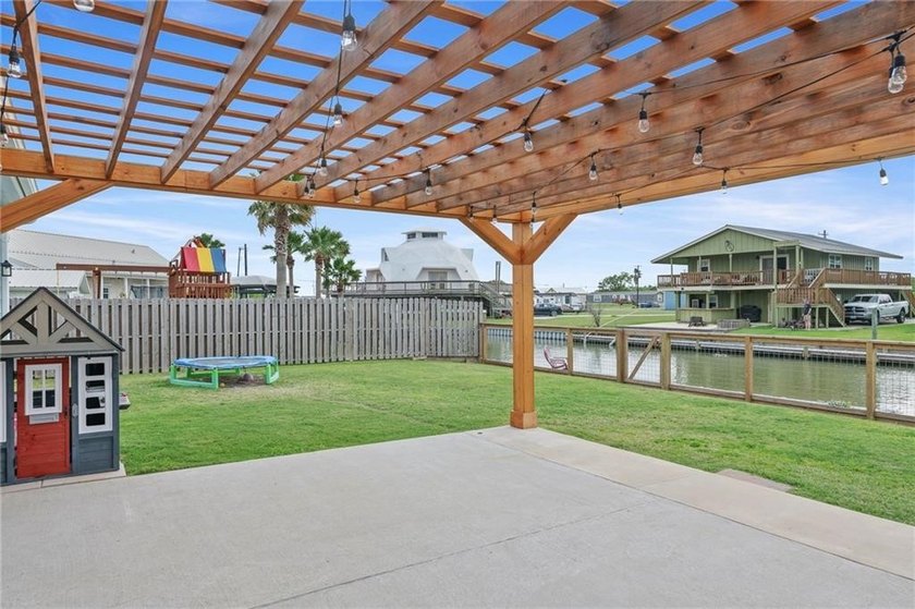 Waterfront living just got an upgrade. Welcome to 106 Dove Drive - photo 34