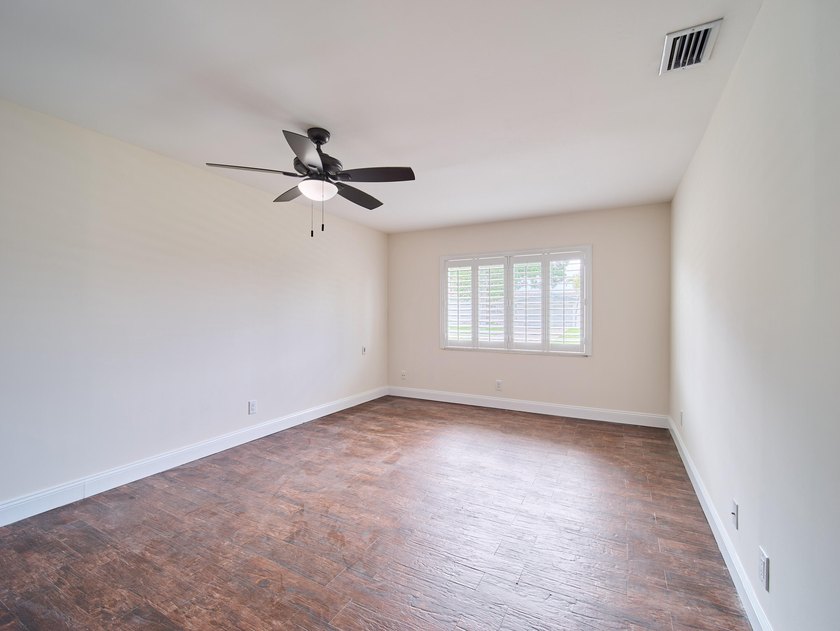 304 Cir W - photo 20