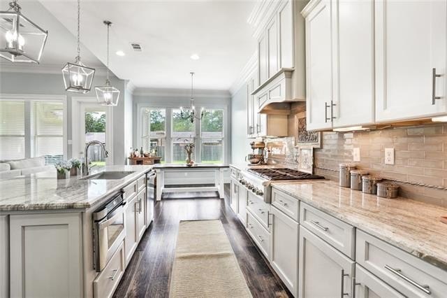 Don't miss this well-maintained beauty in flood zone X by - photo 10