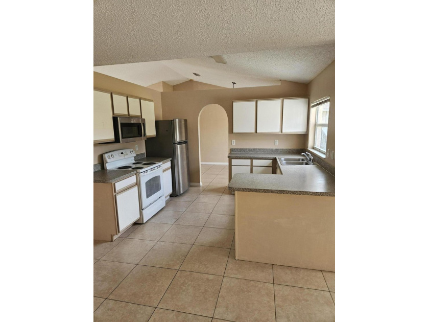 This home is good for big family and also close to everything - photo 17
