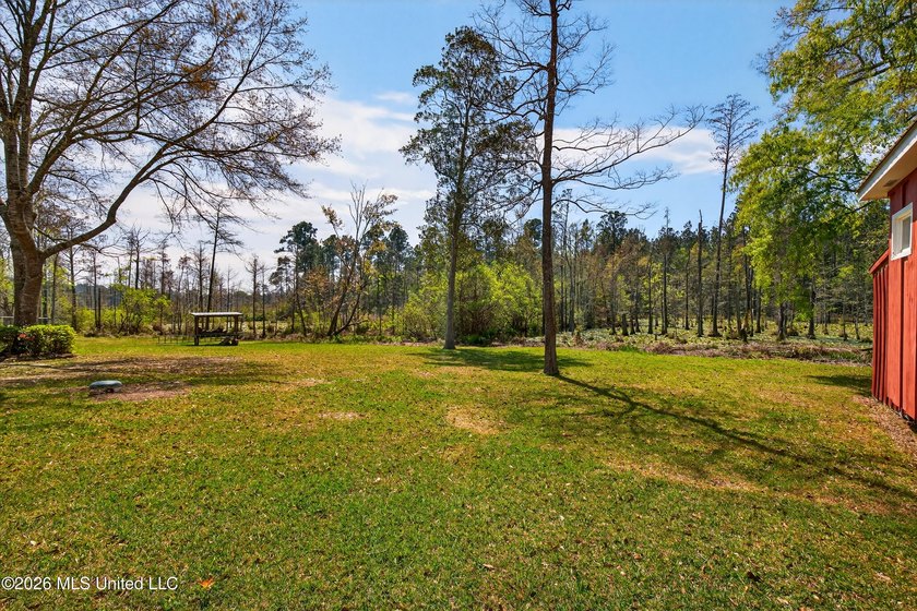Located in the desirable Robinwood Village neighborhood in - photo 38