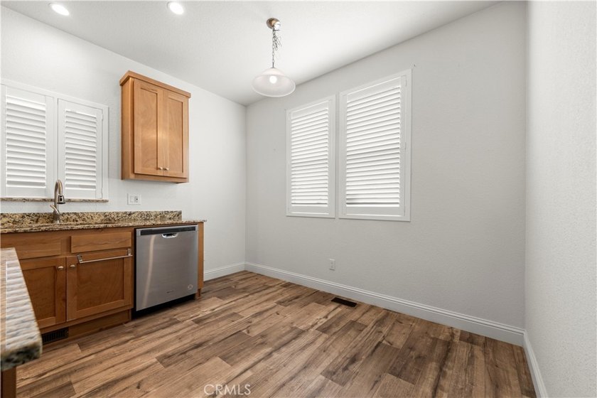 Welcome to this beautifully maintained 2022 Champion Homes - photo 8