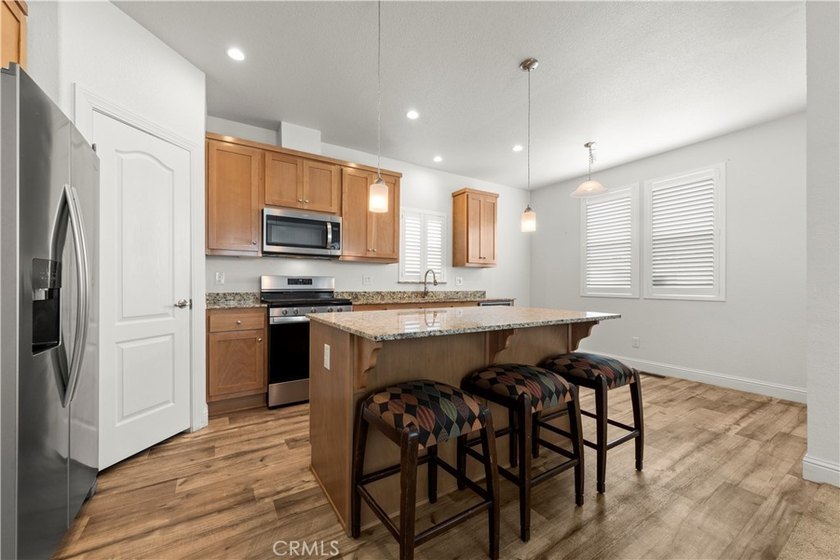 Welcome to this beautifully maintained 2022 Champion Homes - photo 9