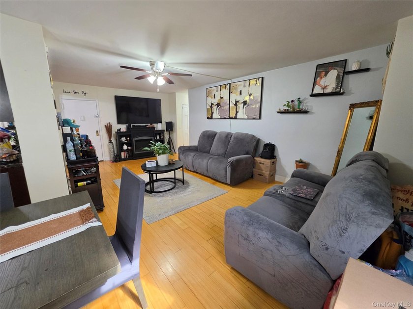 Great 2 bedroom, 1 bath coop apartment with great views of NYC - photo 20