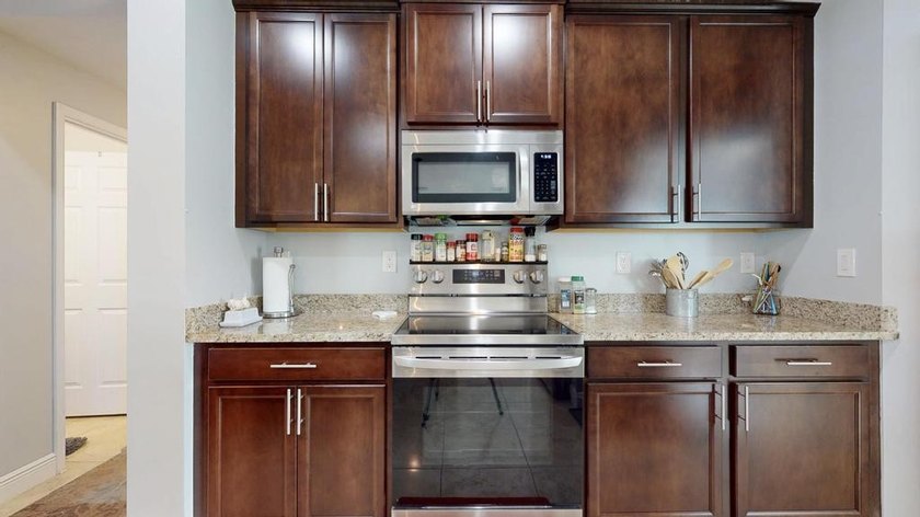 Welcome to this spacious single-story home in Port St. Lucie - photo 20
