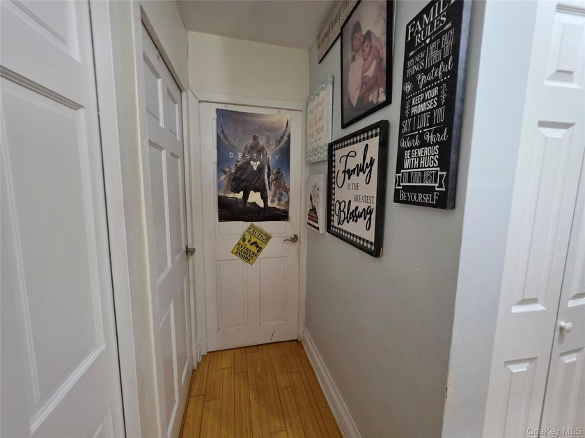 Great 2 bedroom, 1 bath coop apartment with great views of NYC - photo 28