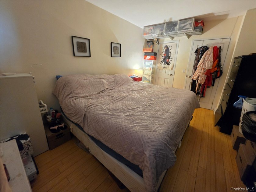 Great 2 bedroom, 1 bath coop apartment with great views of NYC - photo 34