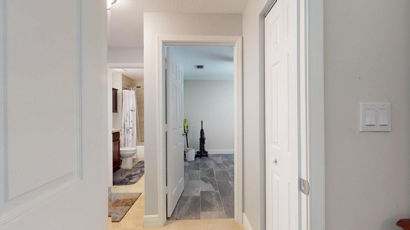 Welcome to this spacious single-story home in Port St. Lucie - photo 39