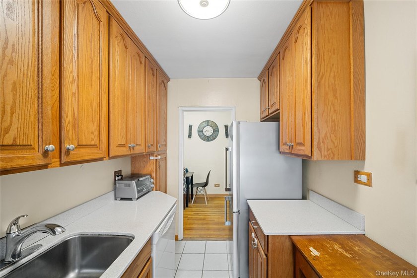 Tucked into the highly desirable Windsor Park Community, this - photo 15
