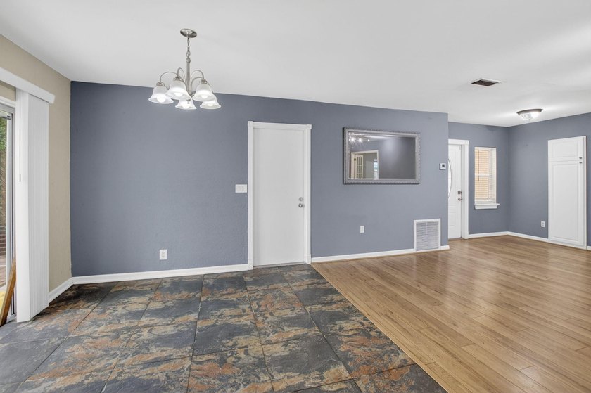 Come see this large 3 bedroom, 2 bathroom home with attached - photo 21