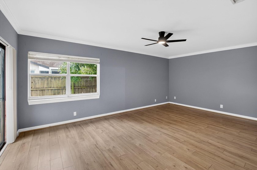 Come see this large 3 bedroom, 2 bathroom home with attached - photo 22