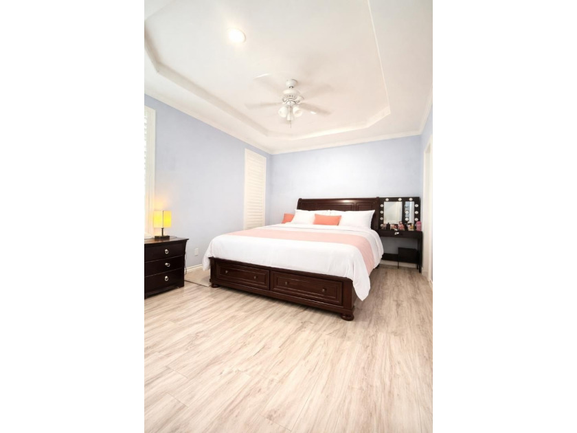 Welcome to this beautifully well-maintained home in San Jose - photo 9