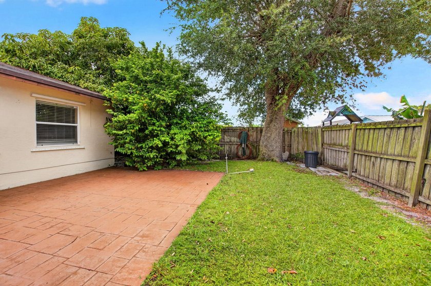 Come see this large 3 bedroom, 2 bathroom home with attached - photo 45