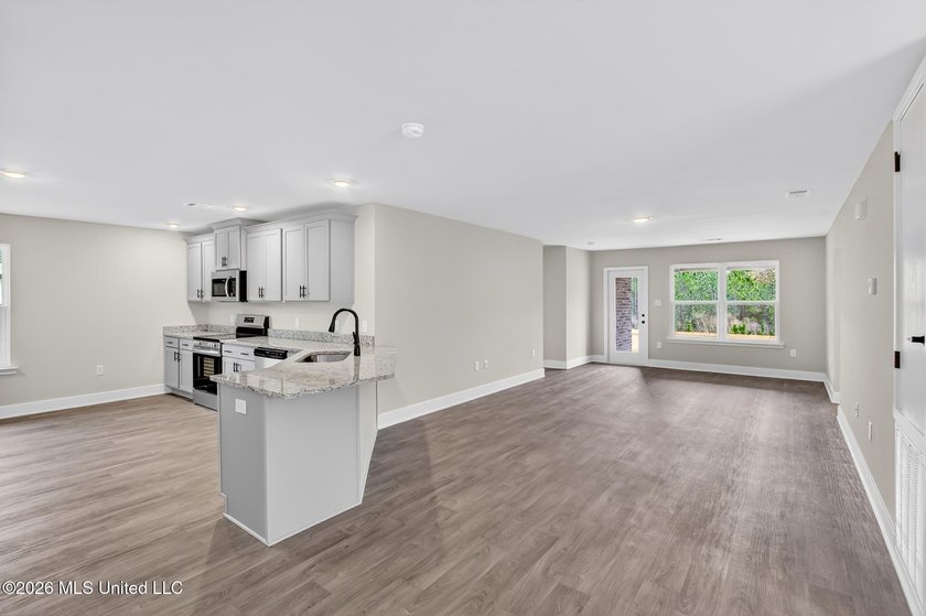 Move-In Ready Home - Comfort, Style, and Coastal Convenience - photo 5