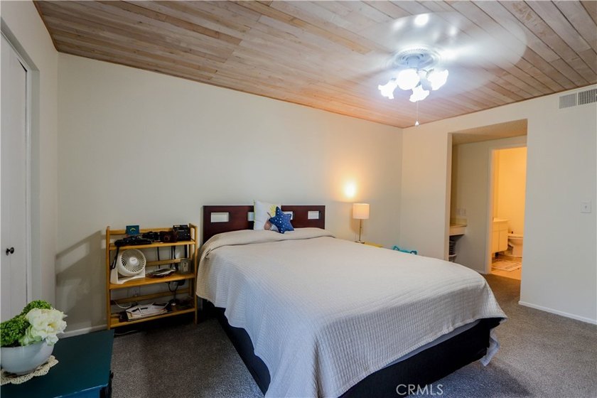 Welcome to this warm and inviting single-level 2-bedroom / - photo 11
