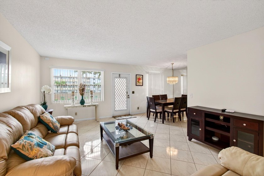 CENTURY VILLAGE--SUPER ACTIVE ADULT COMMUNITY! The heart of Boca - photo 11
