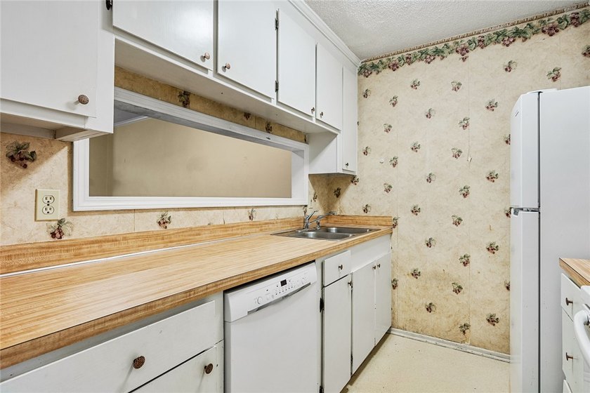 Opportunity starts here. This two-bedroom, one-and-a-half-bath - photo 13