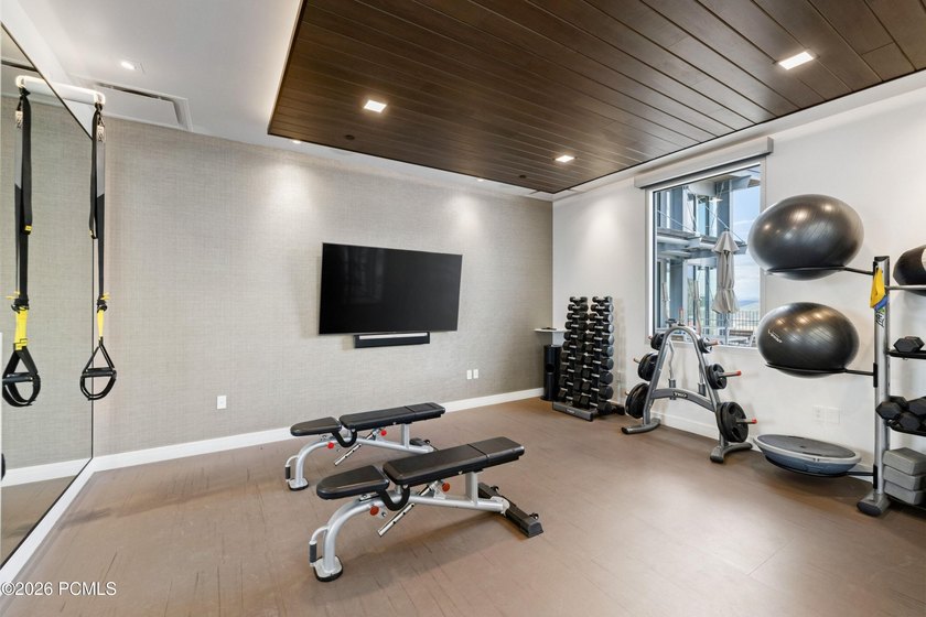 Perched on Apex Residences' coveted Overlook Level, this - photo 17