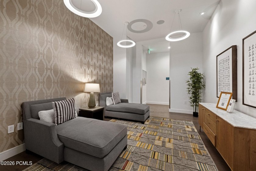 Perched on Apex Residences' coveted Overlook Level, this - photo 20