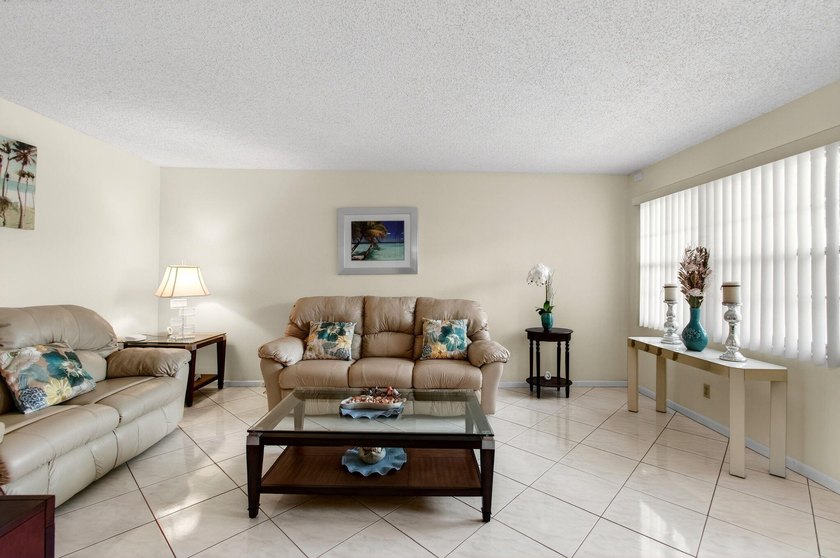 CENTURY VILLAGE--SUPER ACTIVE ADULT COMMUNITY! The heart of Boca - photo 22