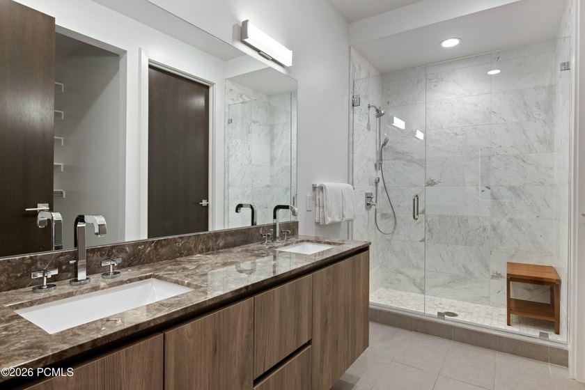 Perched on Apex Residences' coveted Overlook Level, this - photo 27