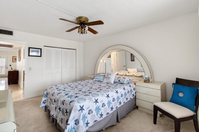 CENTURY VILLAGE--SUPER ACTIVE ADULT COMMUNITY! The heart of Boca - photo 27