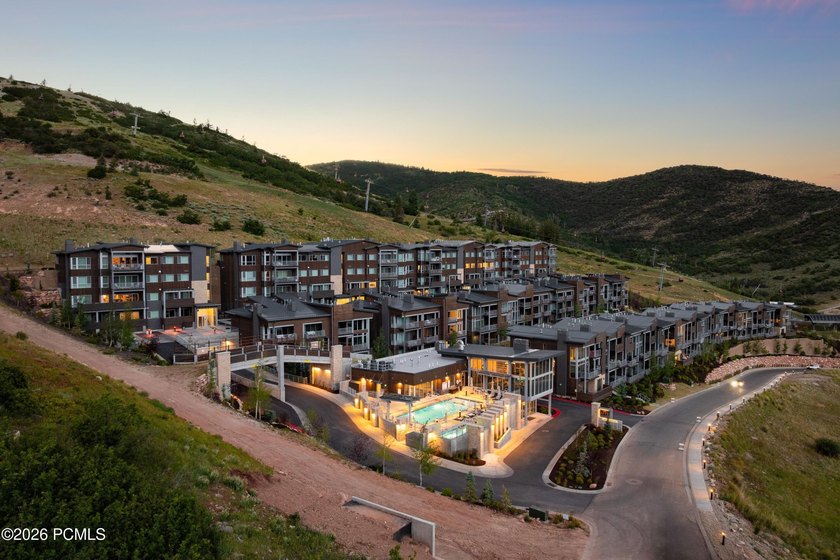 Perched on Apex Residences' coveted Overlook Level, this - photo 29