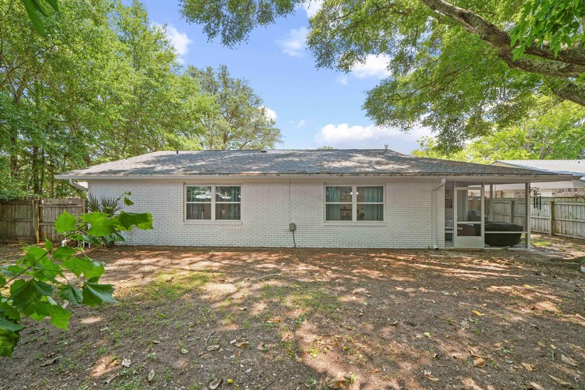 *Eligible for a VA assumption with a 5.25% rate* Move-in ready - photo 33