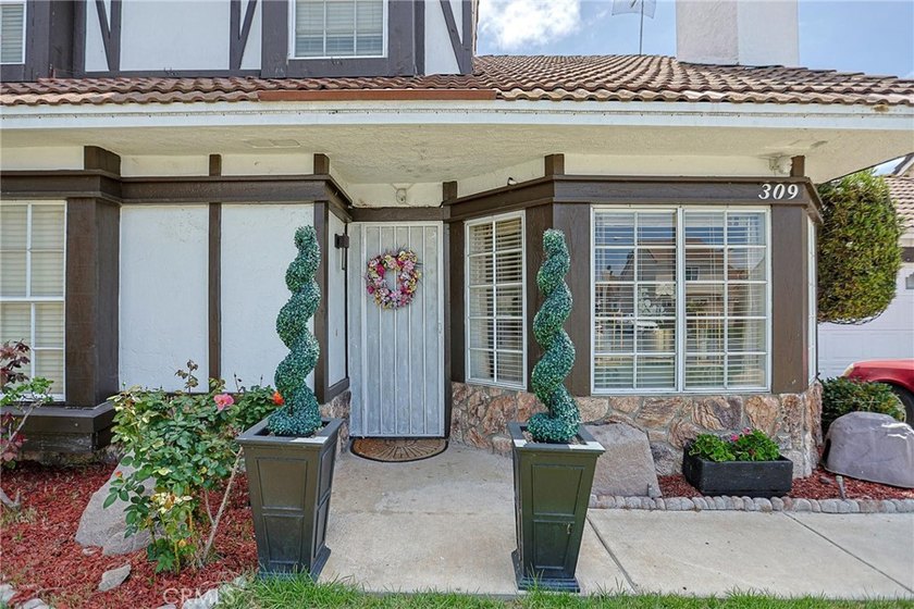 Welcome to 309 Burlington Common, a hidden gem nestled within a - photo 5