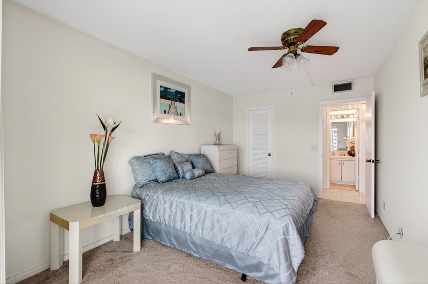 CENTURY VILLAGE--SUPER ACTIVE ADULT COMMUNITY! The heart of Boca - photo 37