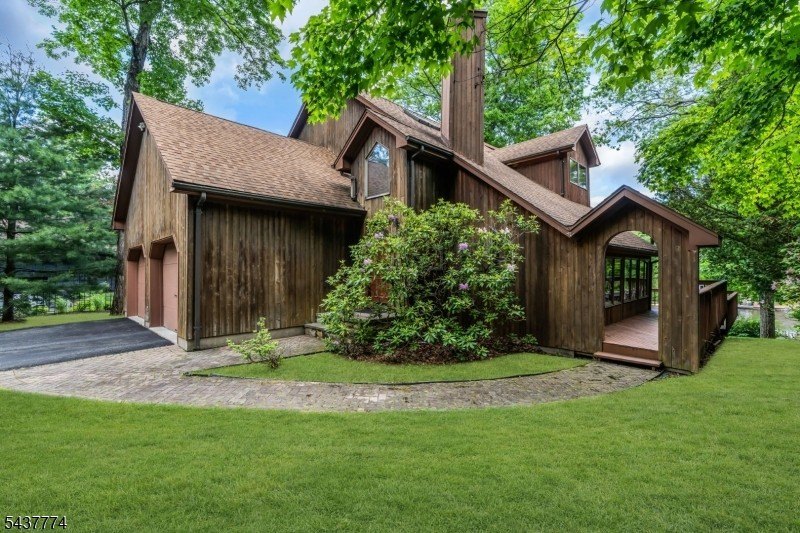 Escape to your own private lakefront retreat on Lake Hopatcong - photo 4