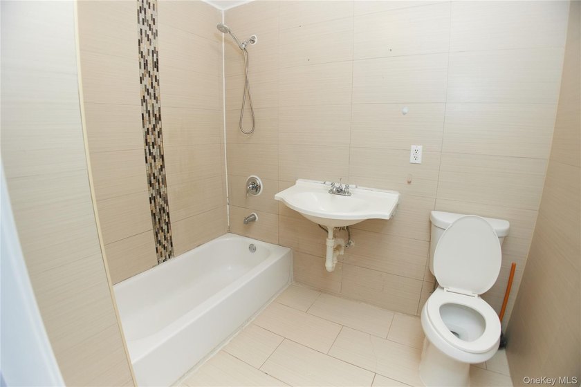 Welcome to this beautiful Condo featuring a private laundry room - photo 22